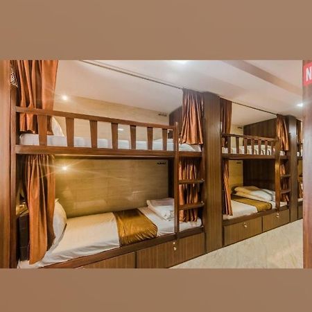 Awesome Dormitory Male Only 孟买 外观 照片