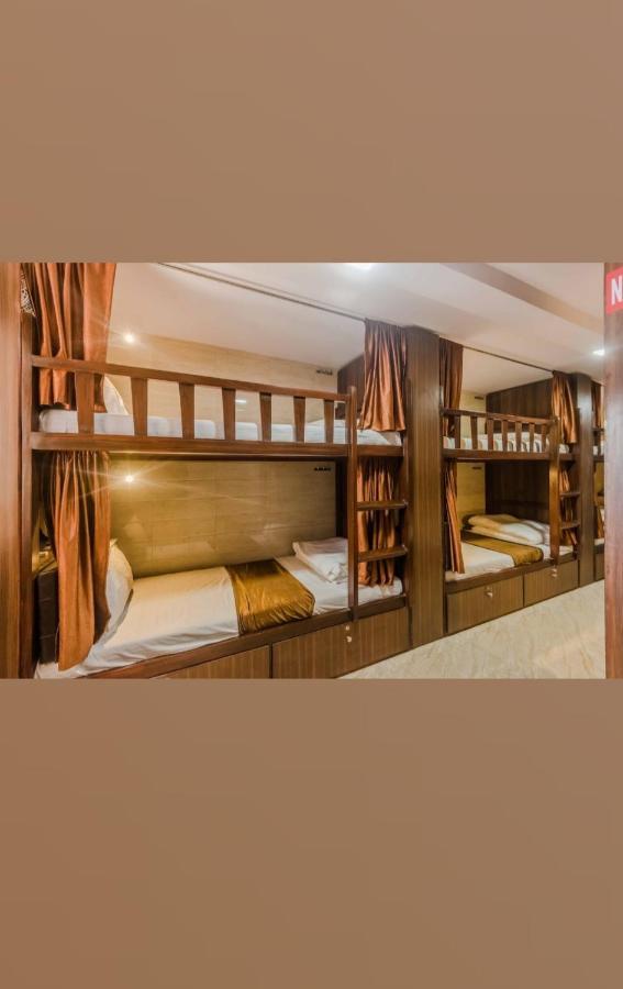 Awesome Dormitory Male Only 孟买 外观 照片