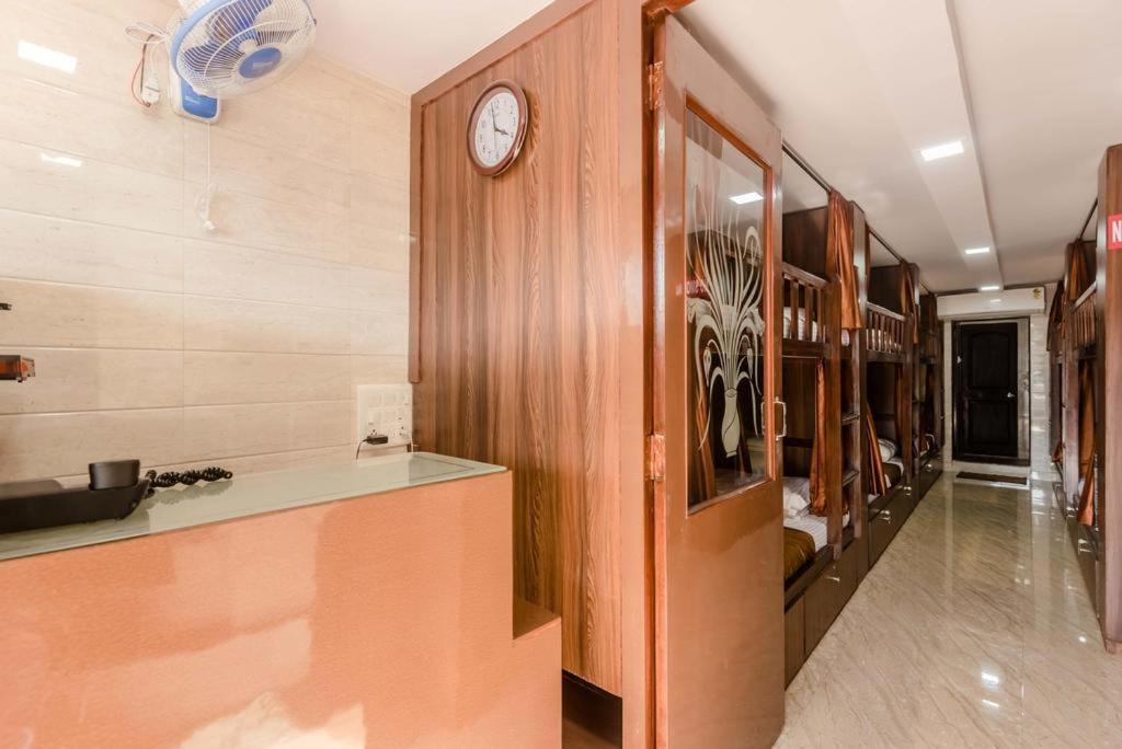 Awesome Dormitory Male Only 孟买 外观 照片